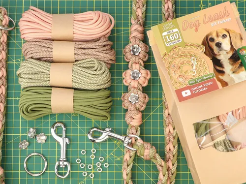 Make a dog leash with paracord flowers | DIY kit instructions