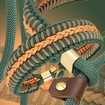 Slip leash out of rope with the colours green and orange