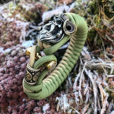 Paracord bracelet in green